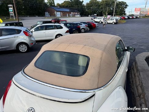 Used 2013 Volkswagen Beetle 2.0T FWD image 27