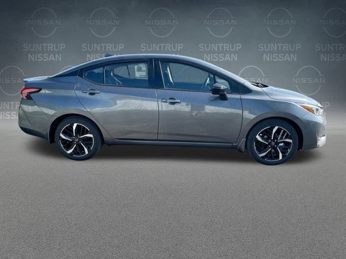New 2025 Nissan Versa SR w/ Trunk Package image 16