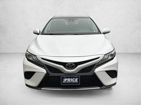 Used 2019 Toyota Camry XSE image 2