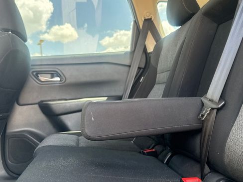 Used 2025 Nissan Rogue SV AWD/4WD image 37