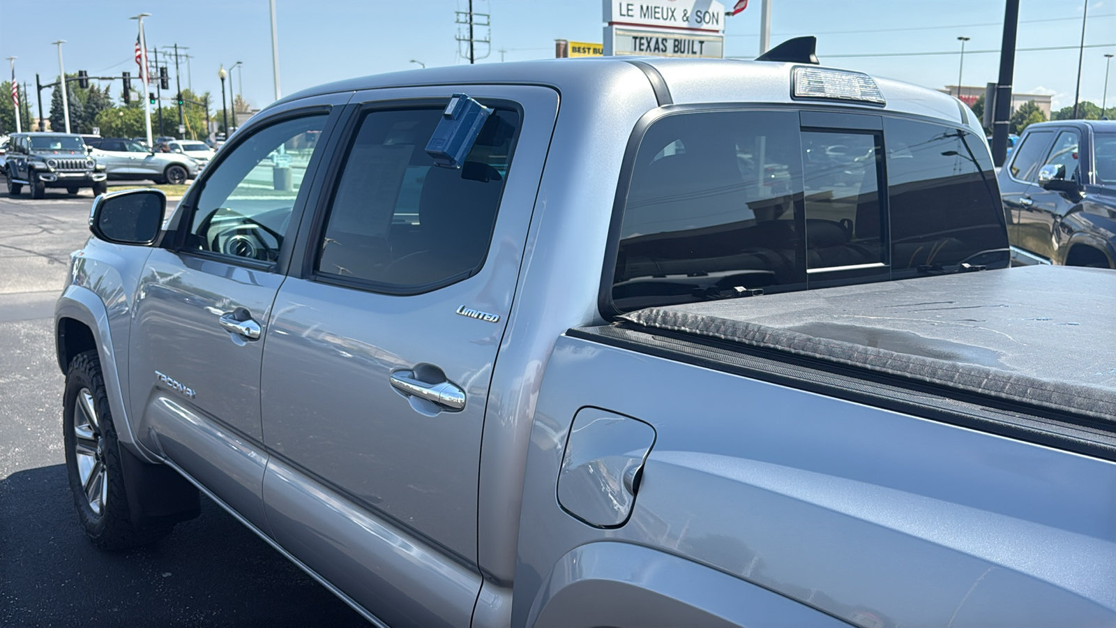 Used 2019 Toyota Tacoma Limited AWD/4WD image 22