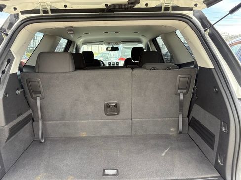 Used 2010 GMC Acadia SLE image 32