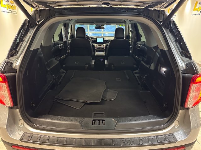 Used 2021 Ford Explorer XLT w/ Equipment Group 202A AWD/4WD image 24