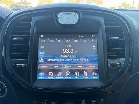 Used 2014 Chrysler 300 S w/ Luxury Group image 37