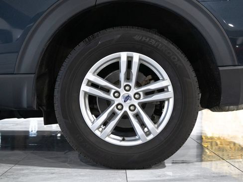 Used 2023 Ford Explorer XLT AWD/4WD image 33
