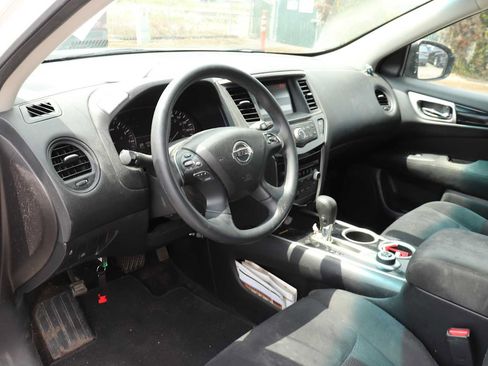 Used 2015 Nissan Pathfinder S FWD image 10