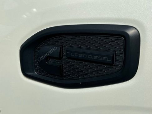 Used 2019 Nissan Titan SL w/ Midnight Edition image 13