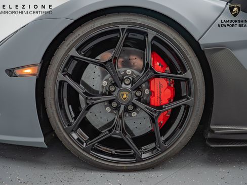 Used 2024 Lamborghini Revuelto image 41