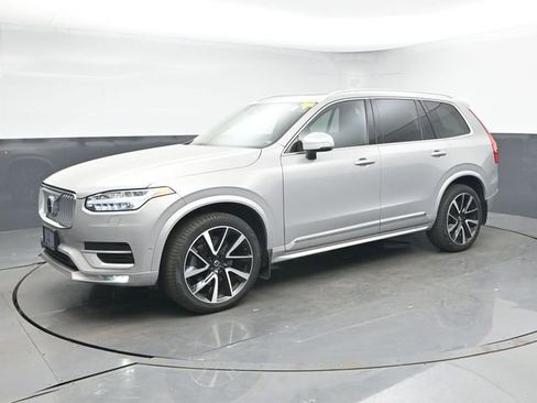 Used 2023 Volvo XC90 B5 Plus w/ Protection Package Premier image 4