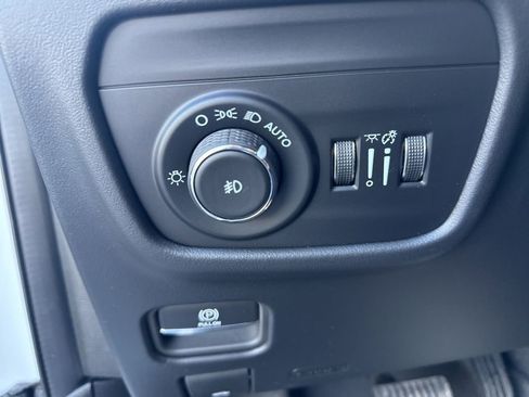 Used 2024 Jeep Grand Cherokee L Summit image 24