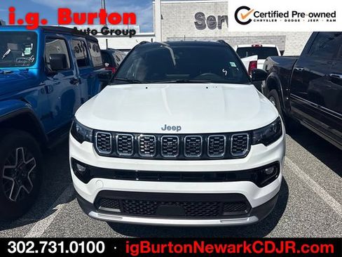 Used 2025 Jeep Compass Limited AWD/4WD image 3