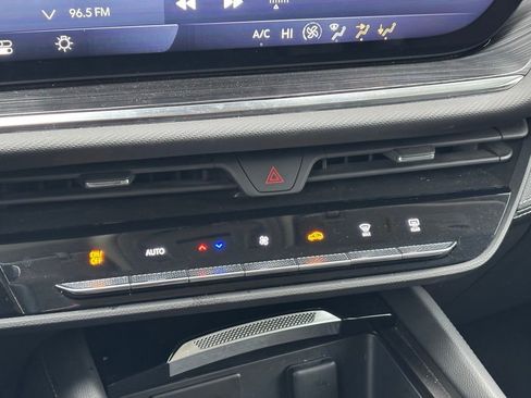 Used 2024 Buick Envision Preferred image 23