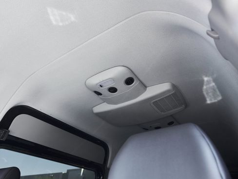 Used 2018 Mercedes-Benz Sprinter 2500 image 48