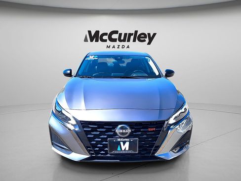 Used 2024 Nissan Altima 2.5 SR FWD image 2