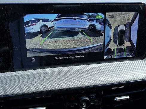 New 2026 Nissan Kicks SR image 4