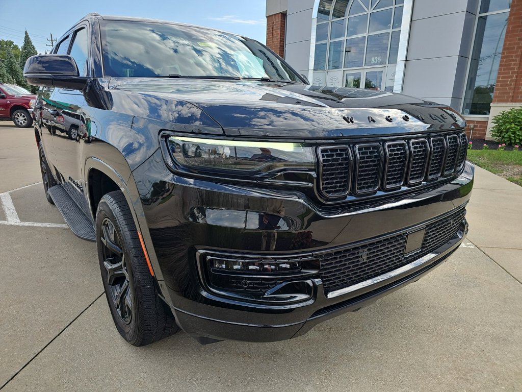 Used 2024 Jeep Wagoneer Series II AWD/4WD image 6