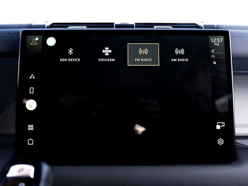 Certified 2024 Land Rover Defender 110 SE image 30