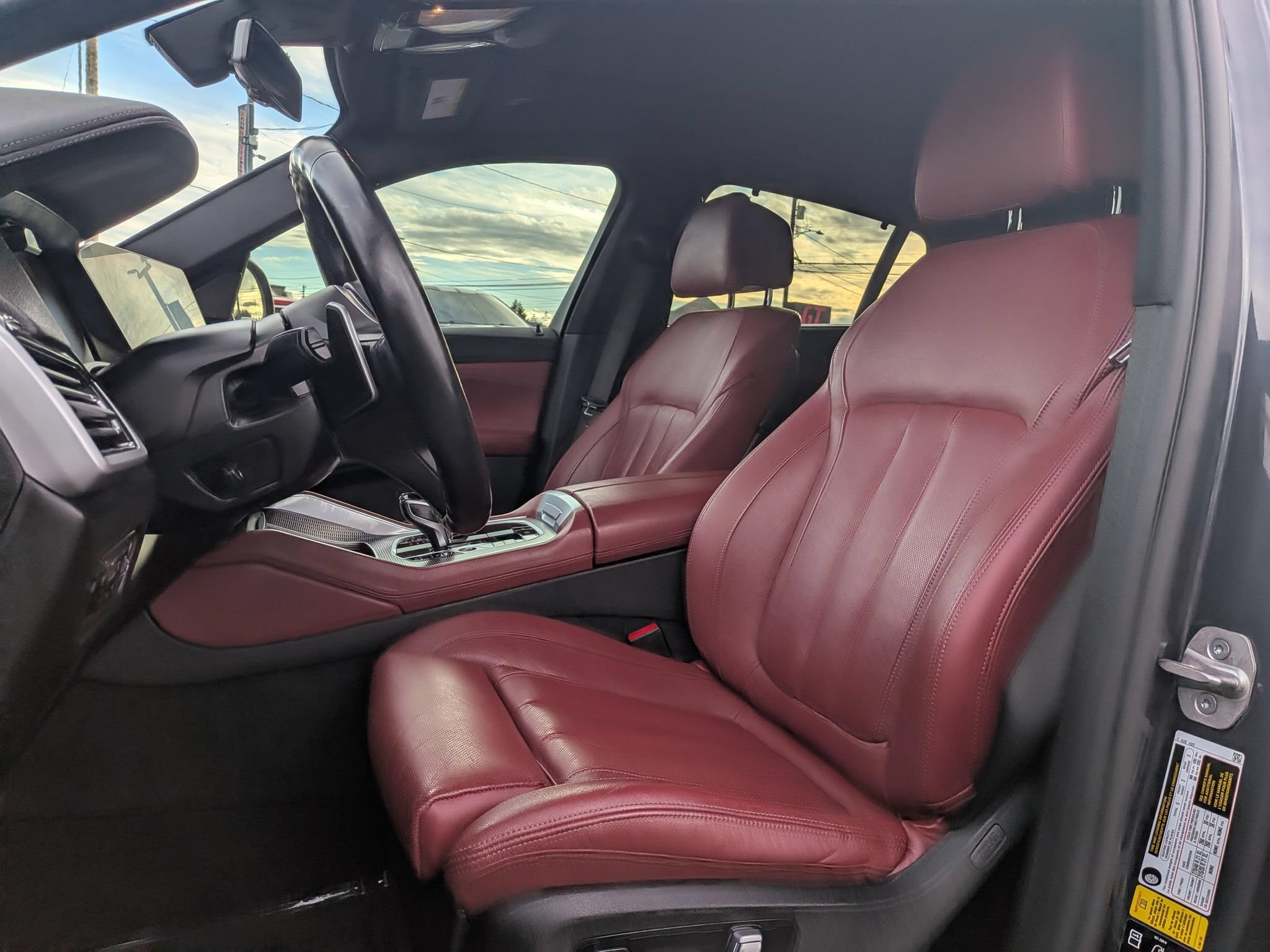 Used 2021 BMW X6 M50i w/ Executive Package AWD/4WD image 5