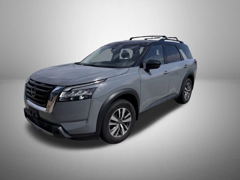 Used 2023 Nissan Pathfinder SL image 1