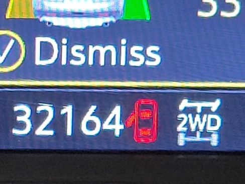 Certified 2023 GMC Acadia SLE w/ Driver Convenience Package image 3