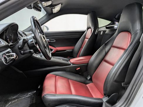 Used 2021 Porsche 718 Cayman image 16