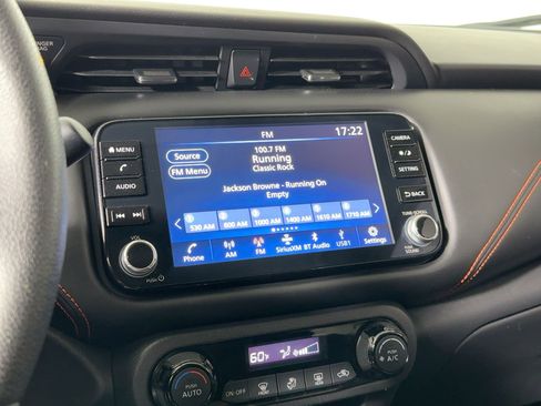 Used 2021 Nissan Kicks SR image 22