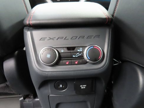 Used 2025 Ford Explorer ST image 11