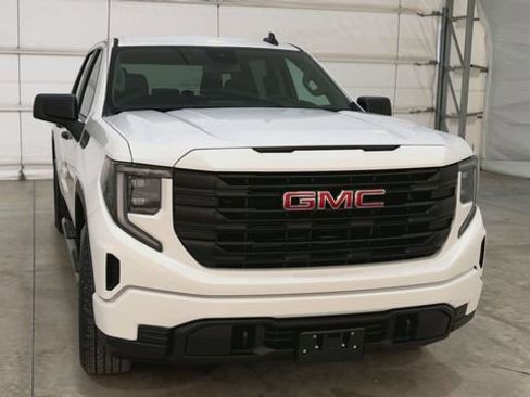 Used 2024 GMC Sierra 1500 Pro w/ Graphite Edition AWD/4WD image 7