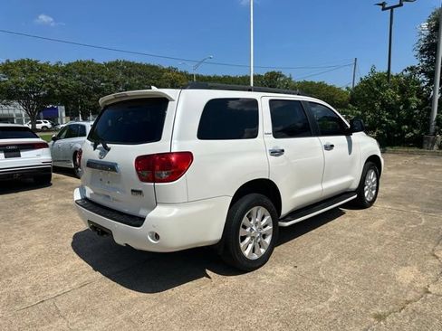 Used 2017 Toyota Sequoia Platinum RWD image 5