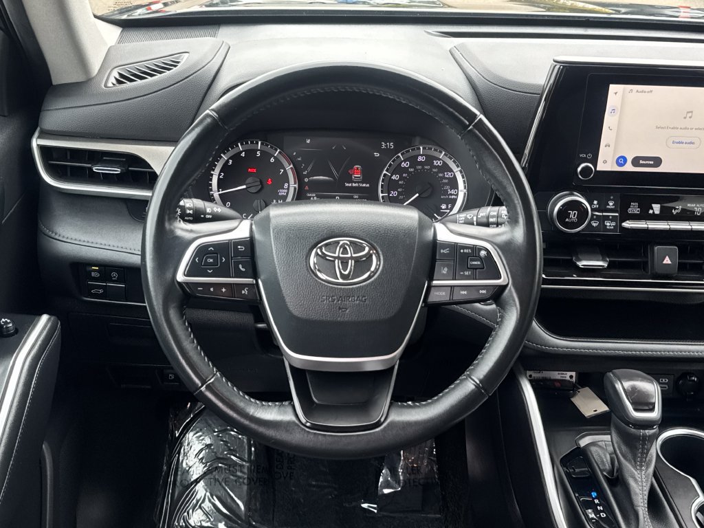 Used 2023 Toyota Highlander LE FWD image 14