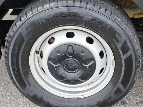 Used 2023 Ford Transit 250 Medium Roof image 10