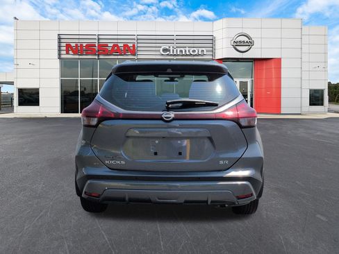 Used 2023 Nissan Kicks SR w/ SR Premium Package FWD image 4