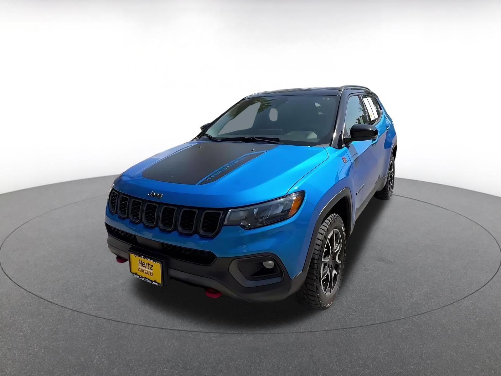 Used 2025 Jeep Compass Trailhawk AWD/4WD image 6