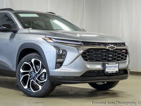 New 2026 Chevrolet Trax RS w/ Driver Confidence Package FWD image 3
