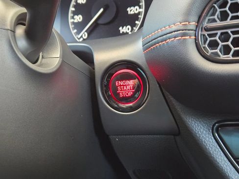 Used 2025 Honda HR-V Sport image 19