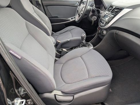 Used 2013 Hyundai Accent SE image 40