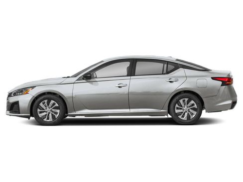 Used 2025 Nissan Altima 2.5 S FWD image 12