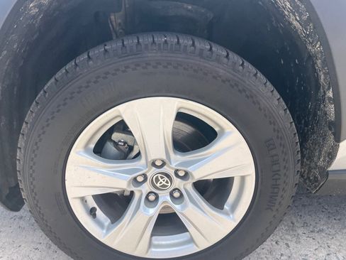 Used 2021 Toyota RAV4 XLE image 10