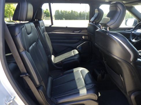 Used 2021 Jeep Grand Cherokee L Overland w/ Advanced Protech Group III AWD/4WD image 19