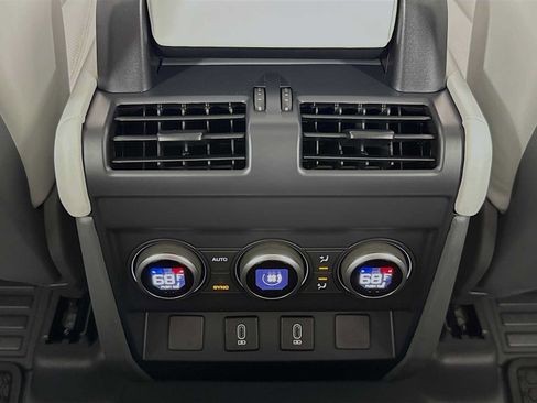 Used 2026 Land Rover Defender 110 S AWD/4WD image 25