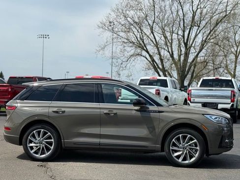 Used 2025 Lincoln Corsair Grand Touring w/ Towing Package image 39