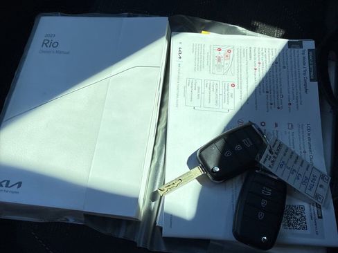 Used 2023 Kia Rio S image 3