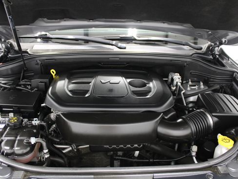 Used 2019 Jeep Grand Cherokee Altitude AWD/4WD image 10
