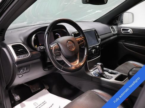 Used 2019 Jeep Grand Cherokee Altitude AWD/4WD image 3
