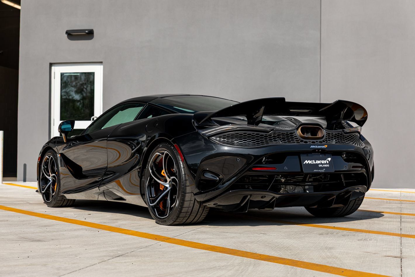 Used 2024 McLaren 750S RWD image 22