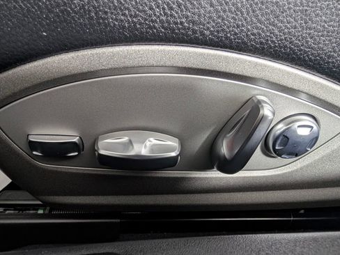 Certified 2023 Porsche 718 Boxster image 28