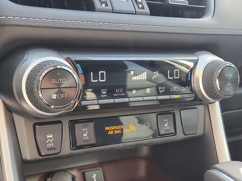Certified 2021 Toyota RAV4 Limited AWD/4WD image 27