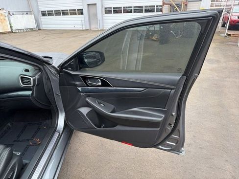Used 2021 Nissan Maxima Platinum w/ Sport Mat Group FWD image 18