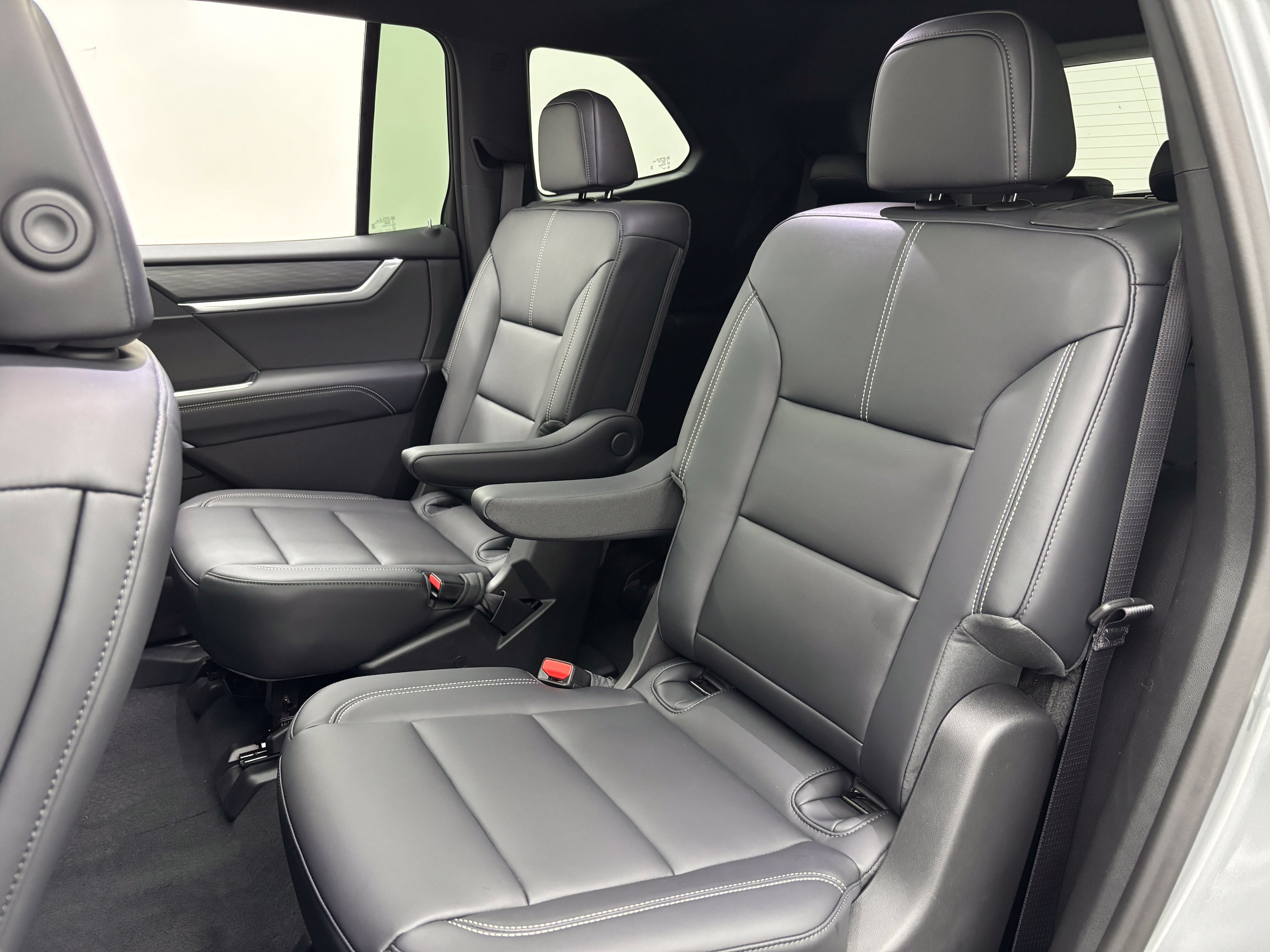 New 2027 GMC Acadia Elevation w/ Elevation Premium Package AWD/4WD image 46