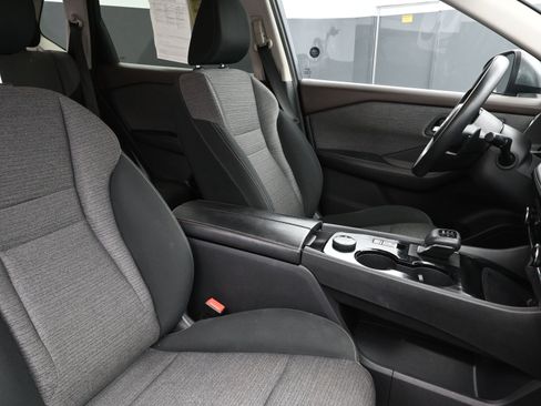 Used 2021 Nissan Rogue SV image 27